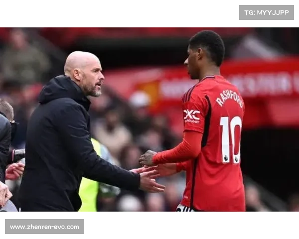 曼联新援加盟引发热议球迷惊喜与失望声音交织 曼联新援加盟引发热议球迷惊喜与失望声音交织