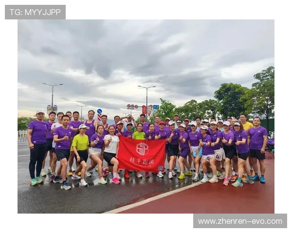 身着寻亲服的马拉松跑团 跑向希望的终点为孩子寻找回家的路